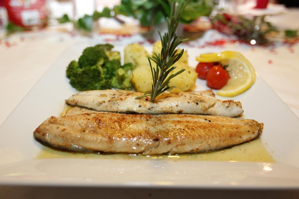 Gasthof Goldener Fisch Lienz Εξωτερικό φωτογραφία