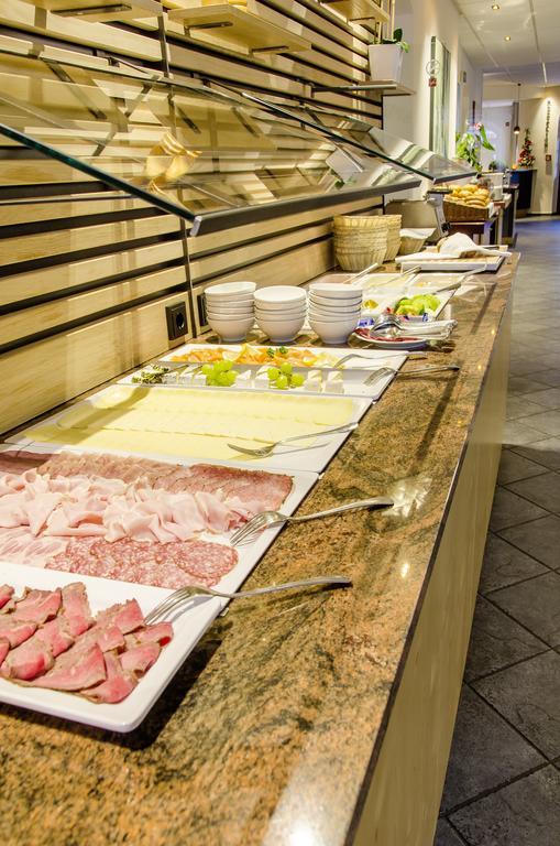 Gasthof Goldener Fisch Lienz Εξωτερικό φωτογραφία